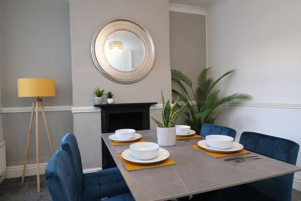 2 Bedroom Characterful House لانكاستير المظهر الخارجي الصورة